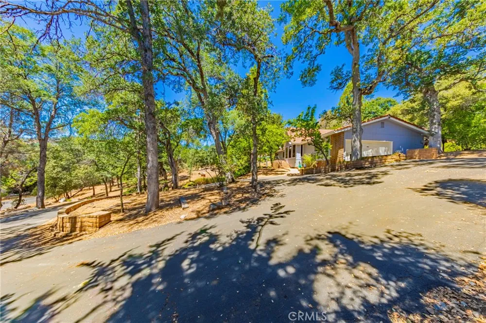 42395 Maples Lane Oakhurst, CA 93644