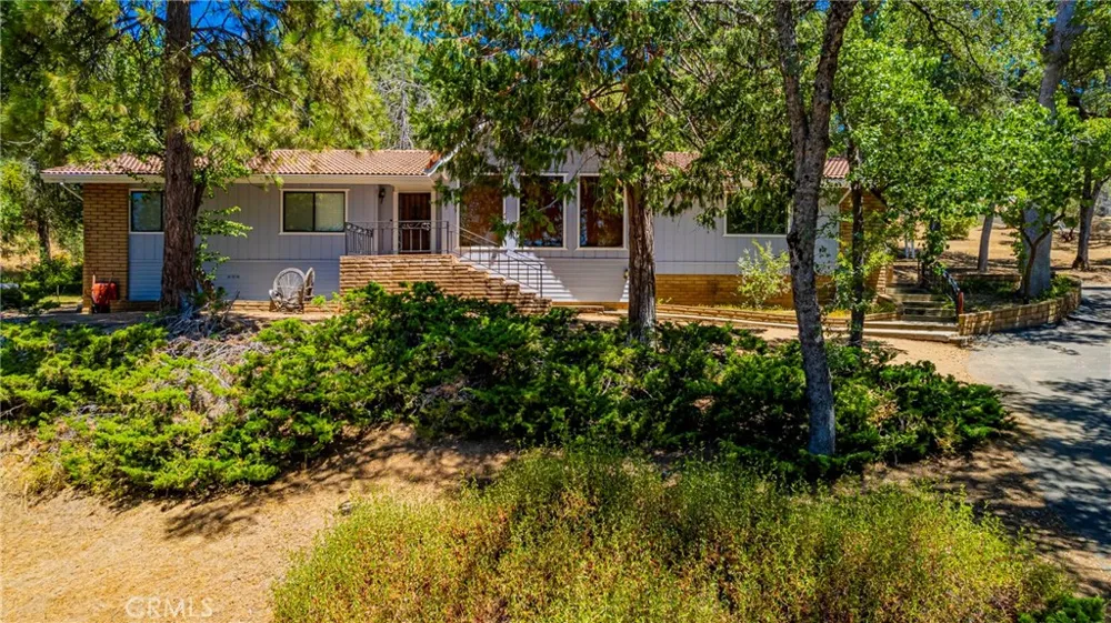 42395 Maples Lane Oakhurst, CA 93644