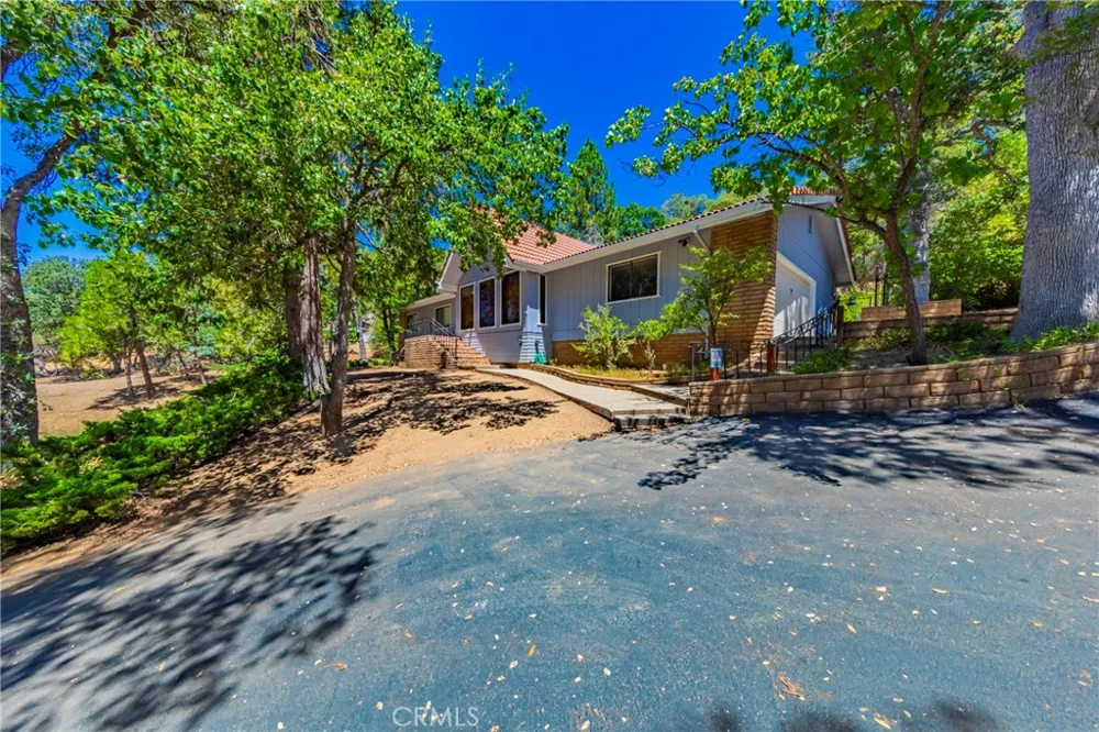 42395 Maples Lane Oakhurst, CA 93644