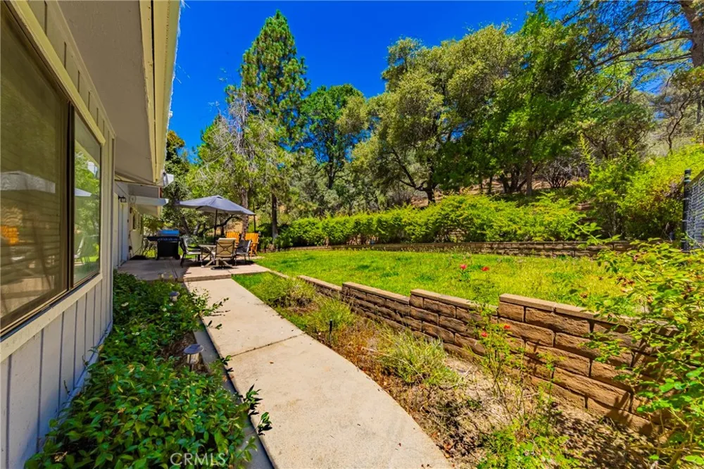 42395 Maples Lane Oakhurst, CA 93644