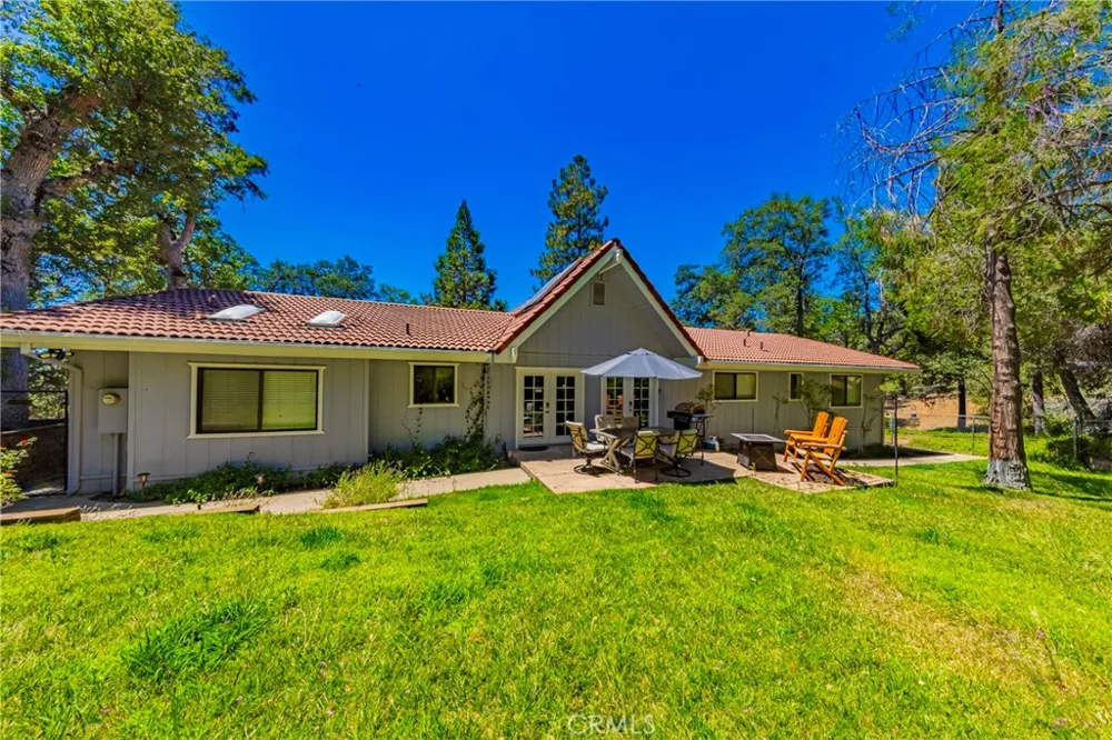 42395 Maples Lane Oakhurst, CA 93644