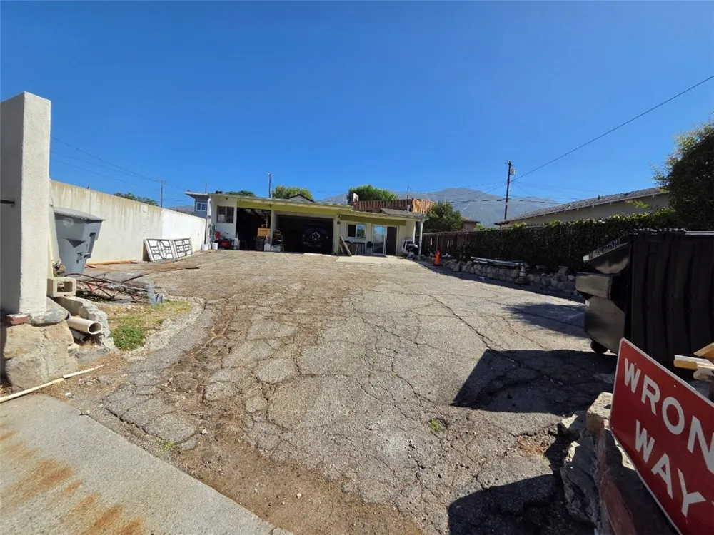 3251 Kentucky Glendale, CA 91214