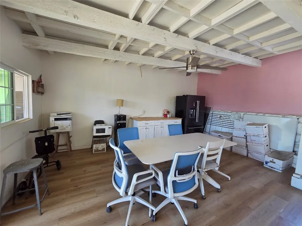 3251 Kentucky Glendale, CA 91214