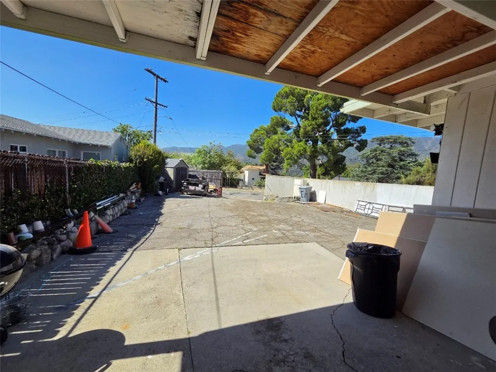 3251 Kentucky Glendale, CA 91214