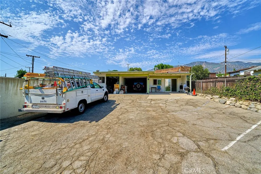 3251 Kentucky Glendale, CA 91214