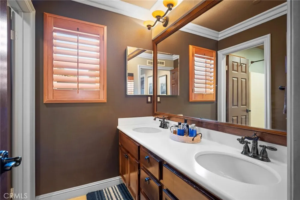 32 Mossdale Court Azusa, CA 91702