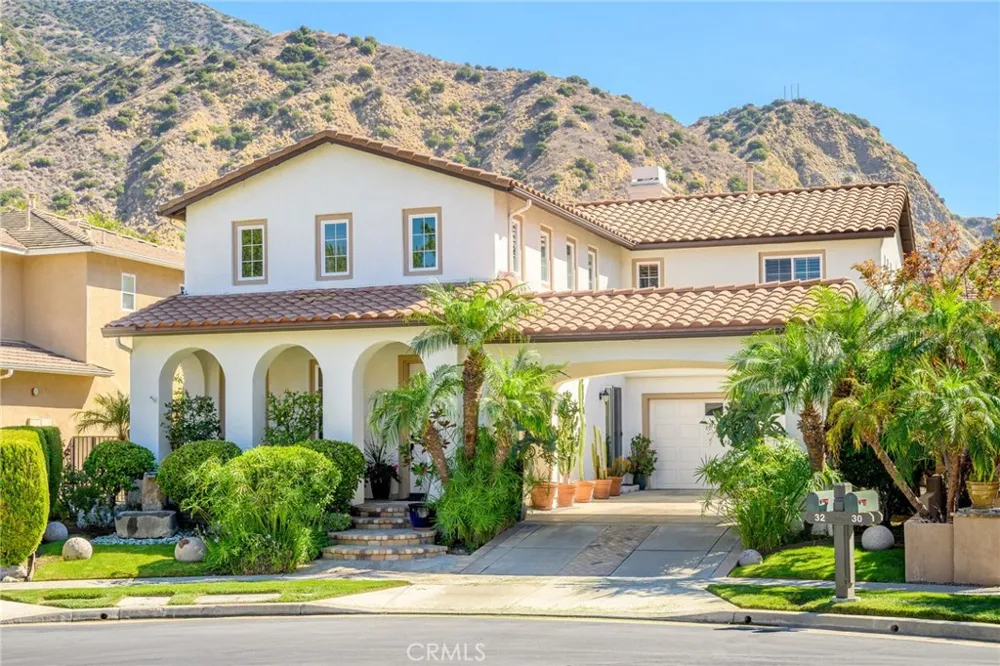 32 Mossdale Court Azusa, CA 91702