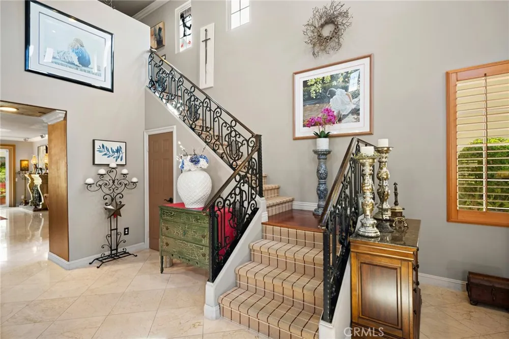 32 Mossdale Court Azusa, CA 91702