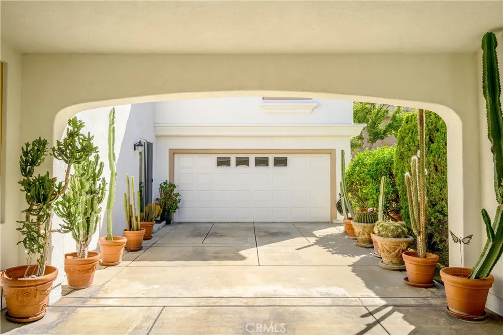 32 Mossdale Court Azusa, CA 91702