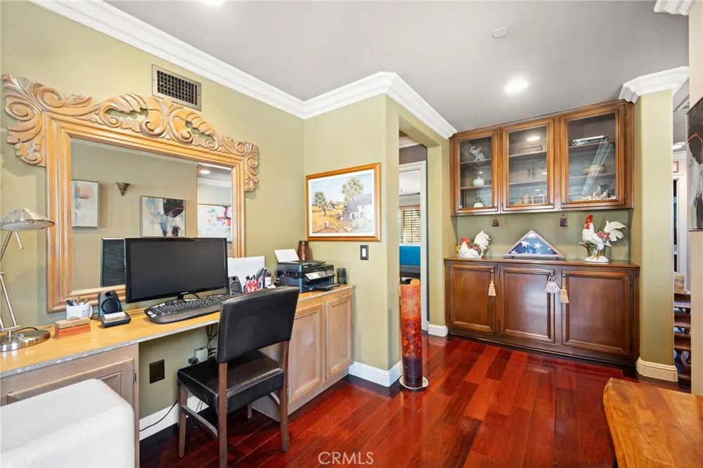 32 Mossdale Court Azusa, CA 91702