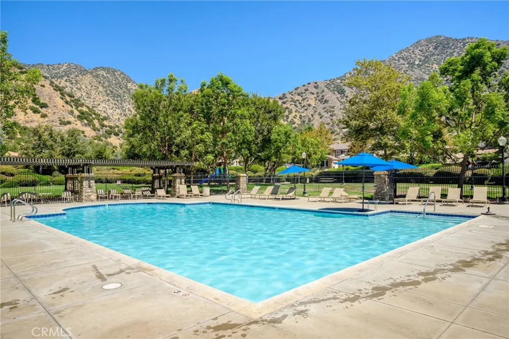 32 Mossdale Court Azusa, CA 91702