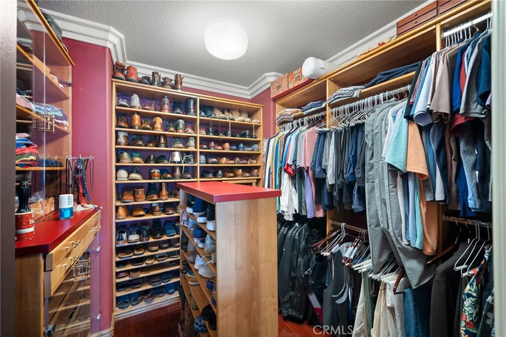 32 Mossdale Court Azusa, CA 91702