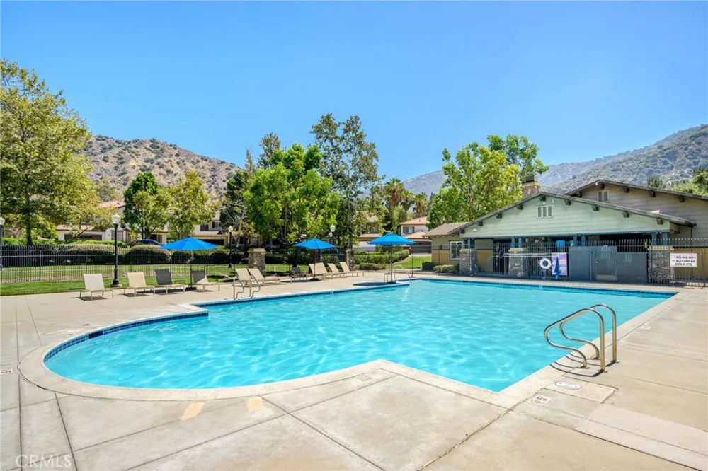 32 Mossdale Court Azusa, CA 91702