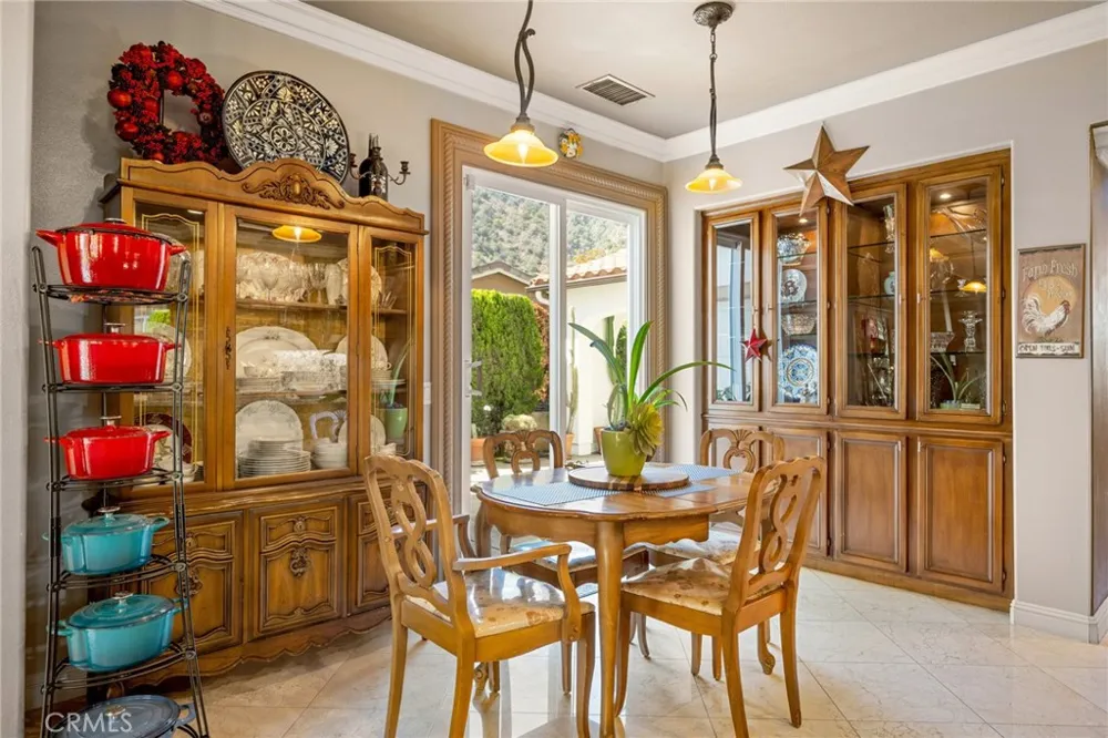 32 Mossdale Court Azusa, CA 91702