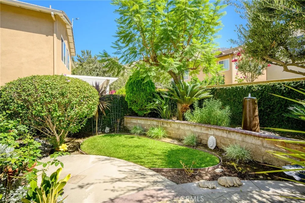 32 Mossdale Court Azusa, CA 91702