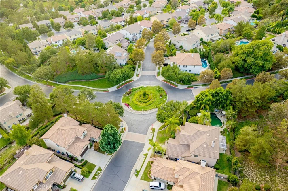 32 Mossdale Court Azusa, CA 91702