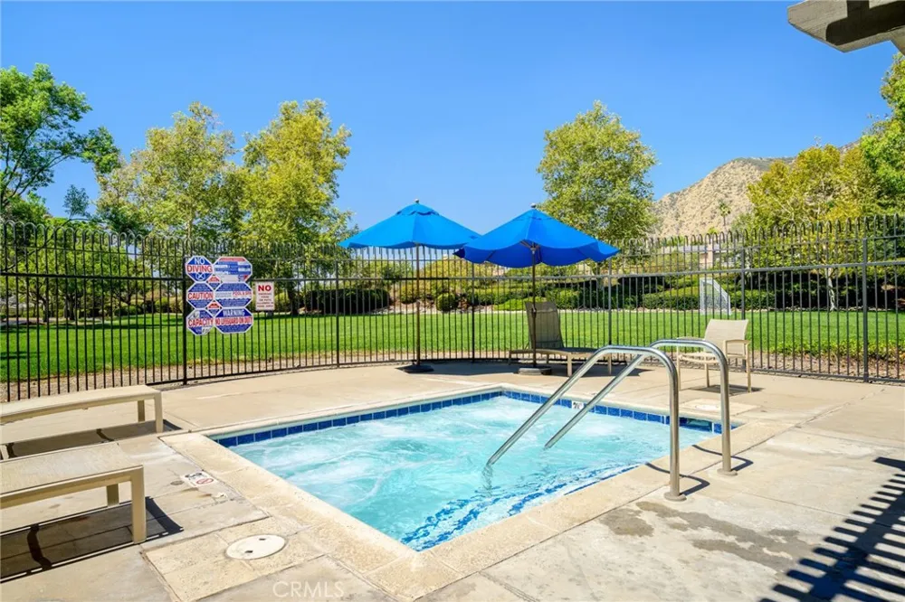32 Mossdale Court Azusa, CA 91702