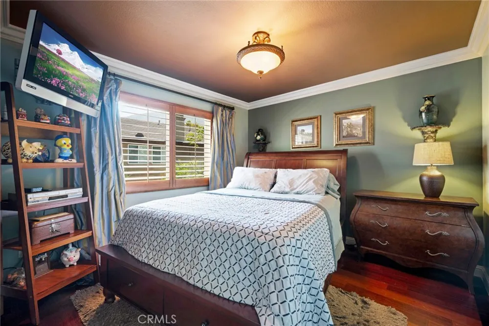 32 Mossdale Court Azusa, CA 91702