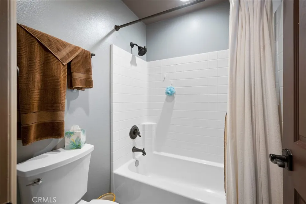 32 Mossdale Court Azusa, CA 91702