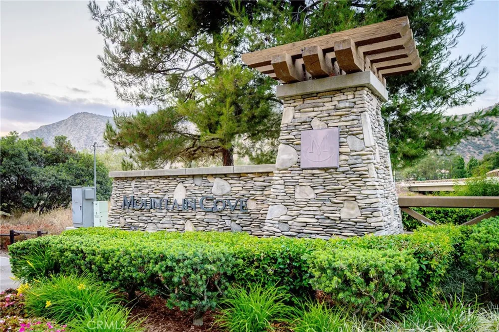 32 Mossdale Court Azusa, CA 91702