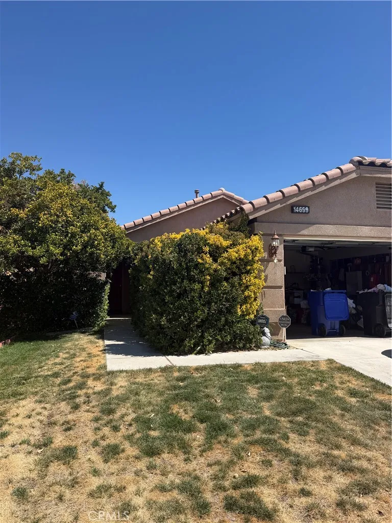 14699 Queen Valley Victorville, CA 92394