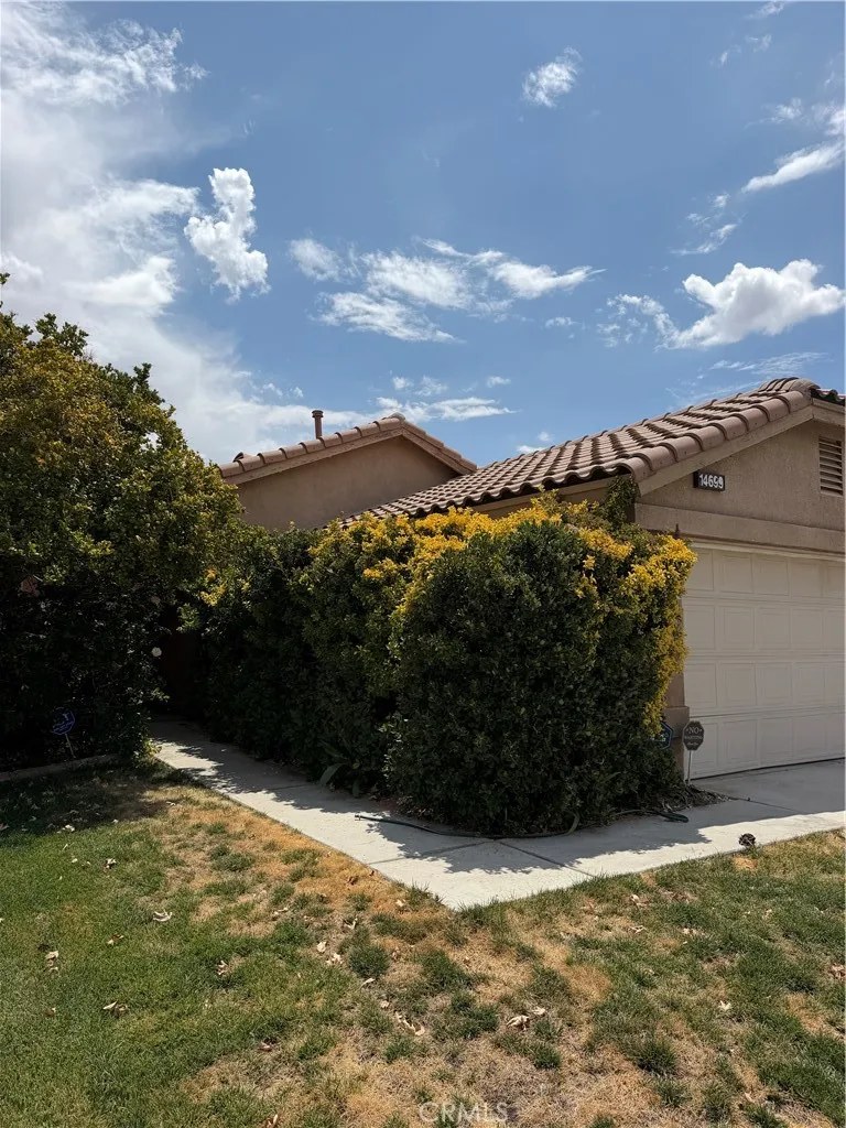 14699 Queen Valley Victorville, CA 92394