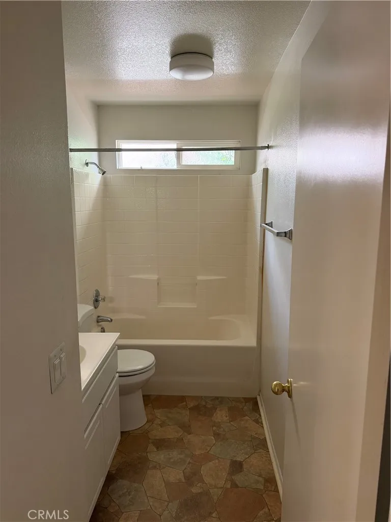14699 Queen Valley Victorville, CA 92394