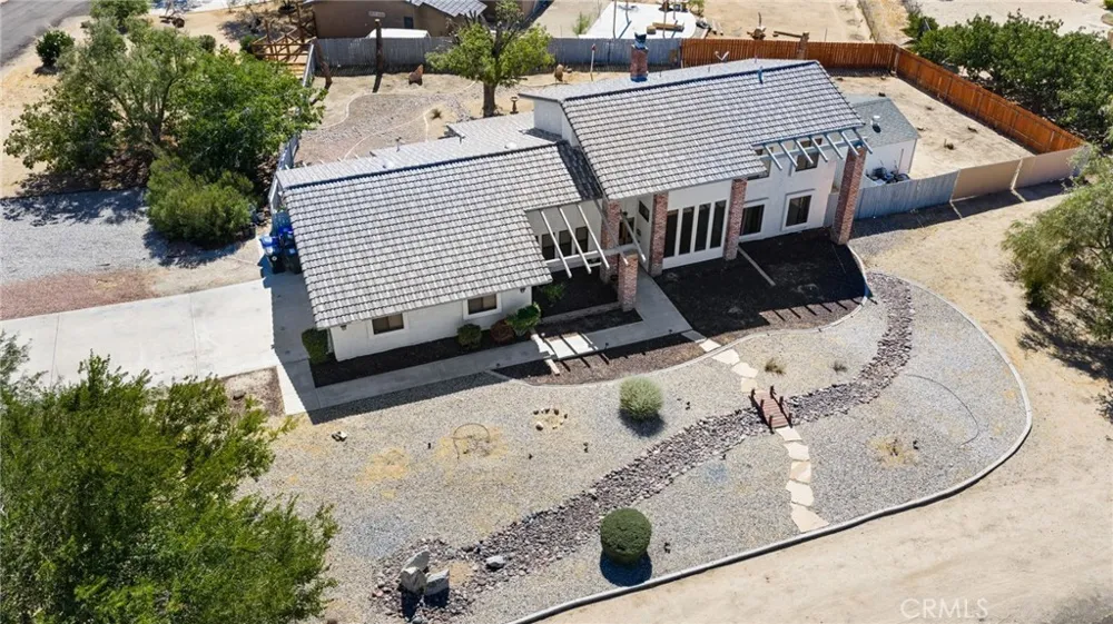 19403 Oneida Court Apple Valley, CA 92307