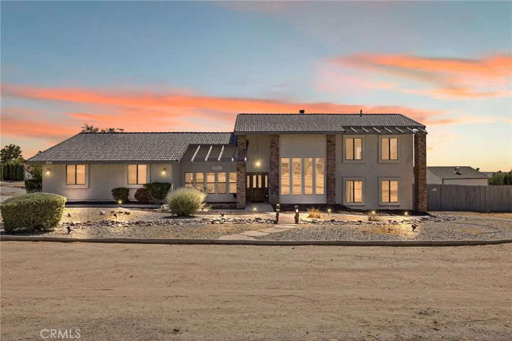 19403 Oneida Court Apple Valley, CA 92307