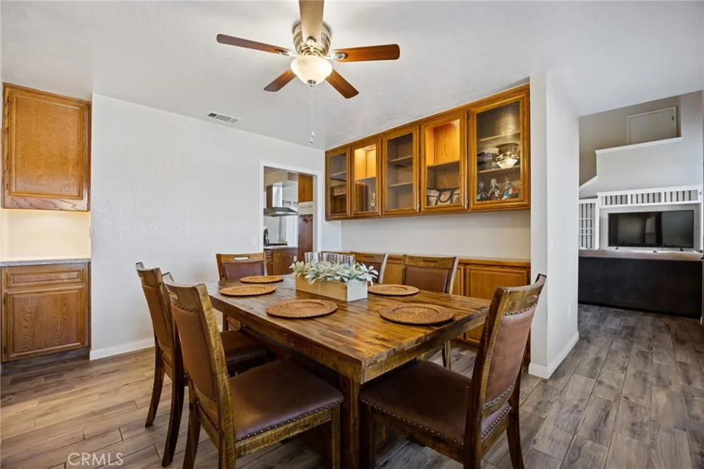 19403 Oneida Court Apple Valley, CA 92307