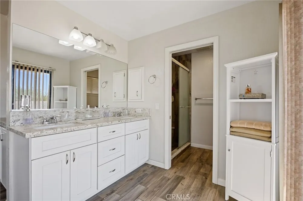19403 Oneida Court Apple Valley, CA 92307