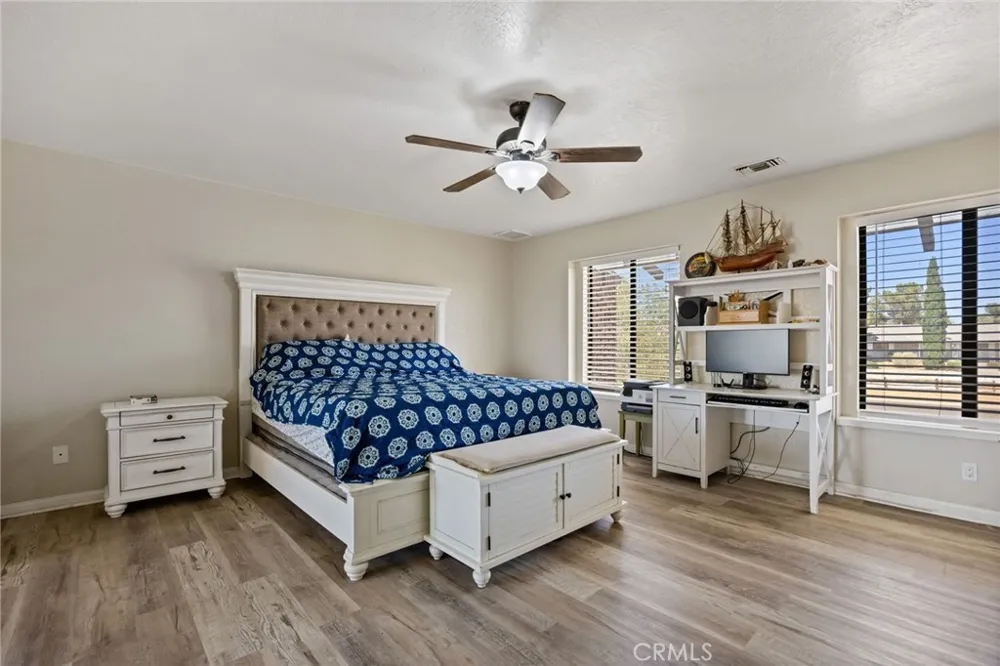19403 Oneida Court Apple Valley, CA 92307