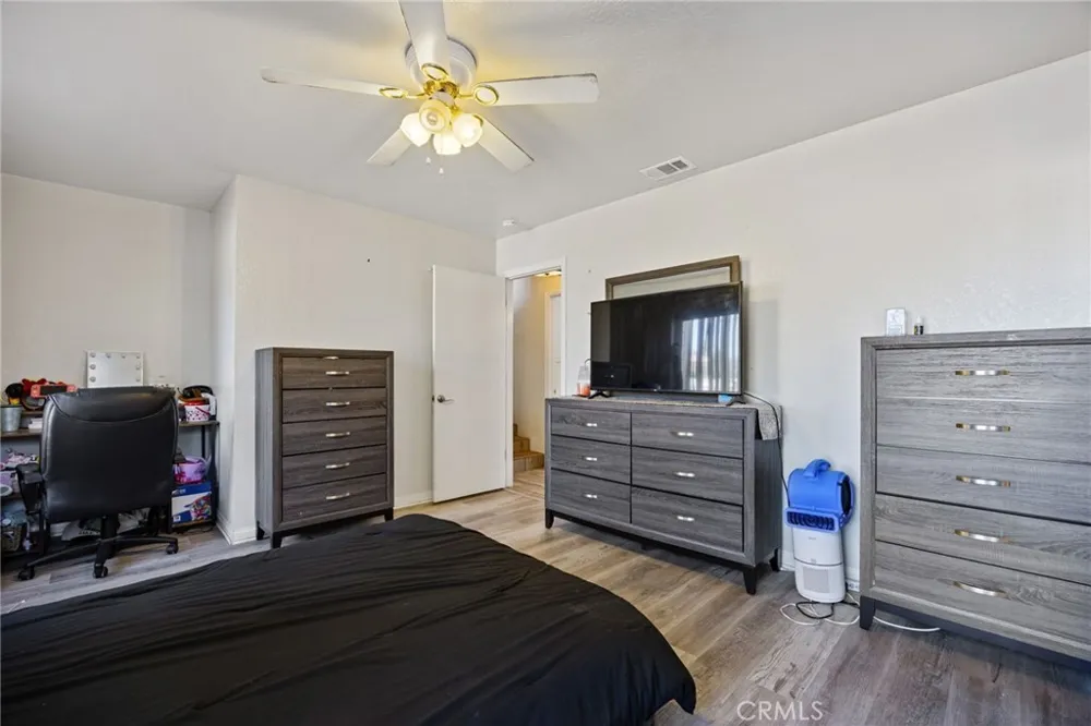 19403 Oneida Court Apple Valley, CA 92307