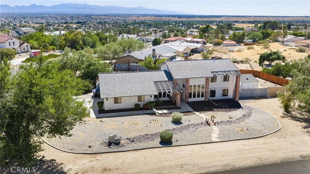 19403 Oneida Court Apple Valley, CA 92307