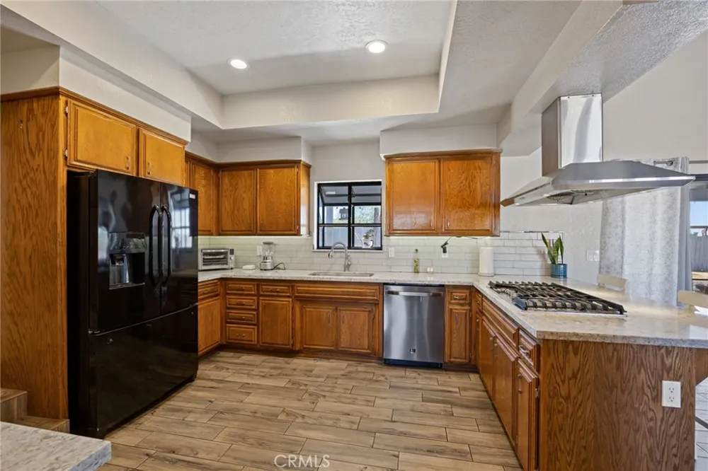 19403 Oneida Court Apple Valley, CA 92307