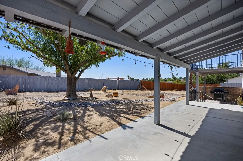19403 Oneida Court Apple Valley, CA 92307