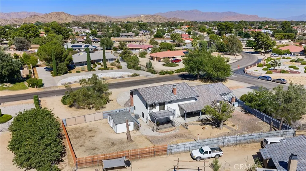 19403 Oneida Court Apple Valley, CA 92307