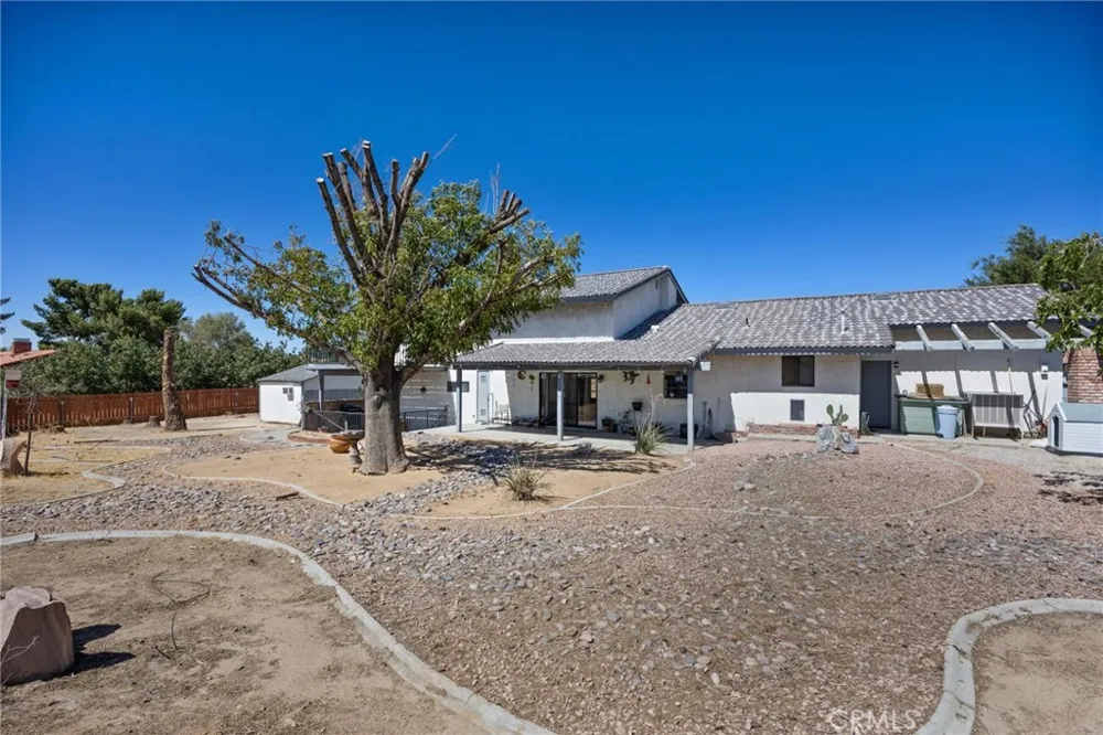 19403 Oneida Court Apple Valley, CA 92307