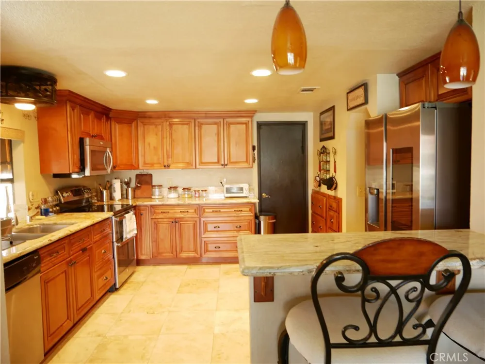 18090 Mariner Drive Victor Valley, CA 92395