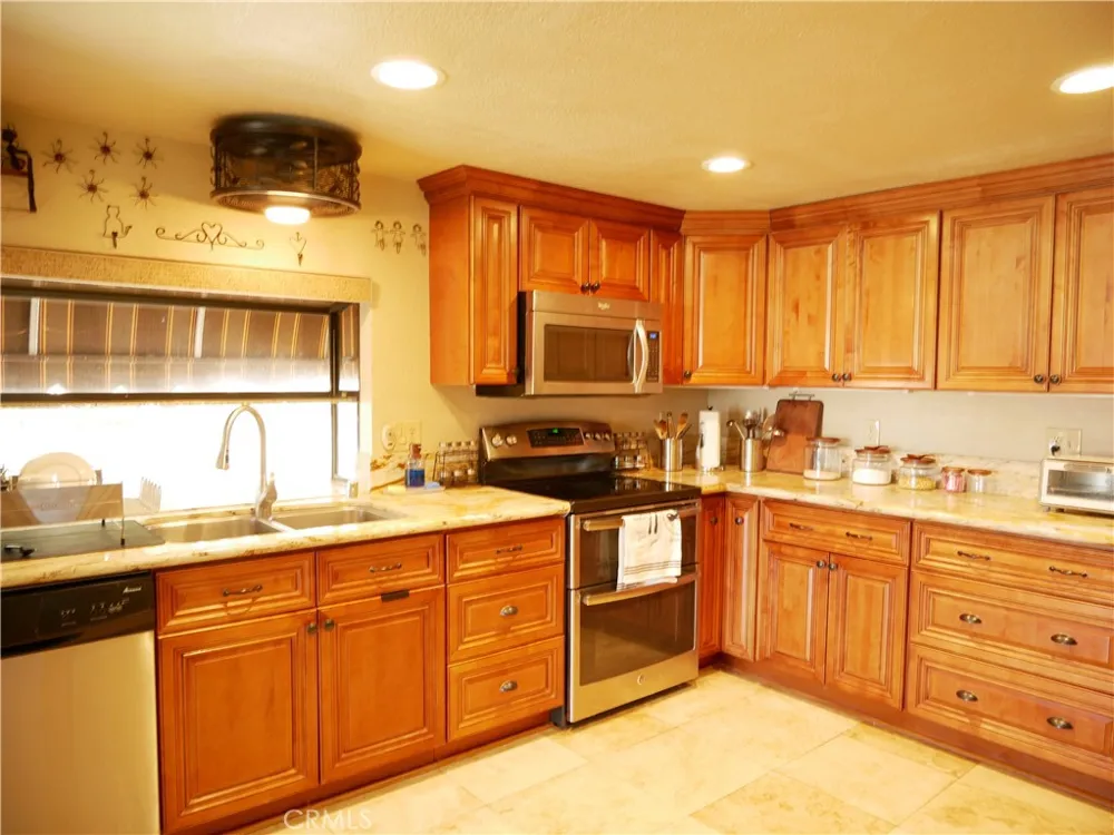 18090 Mariner Drive Victor Valley, CA 92395