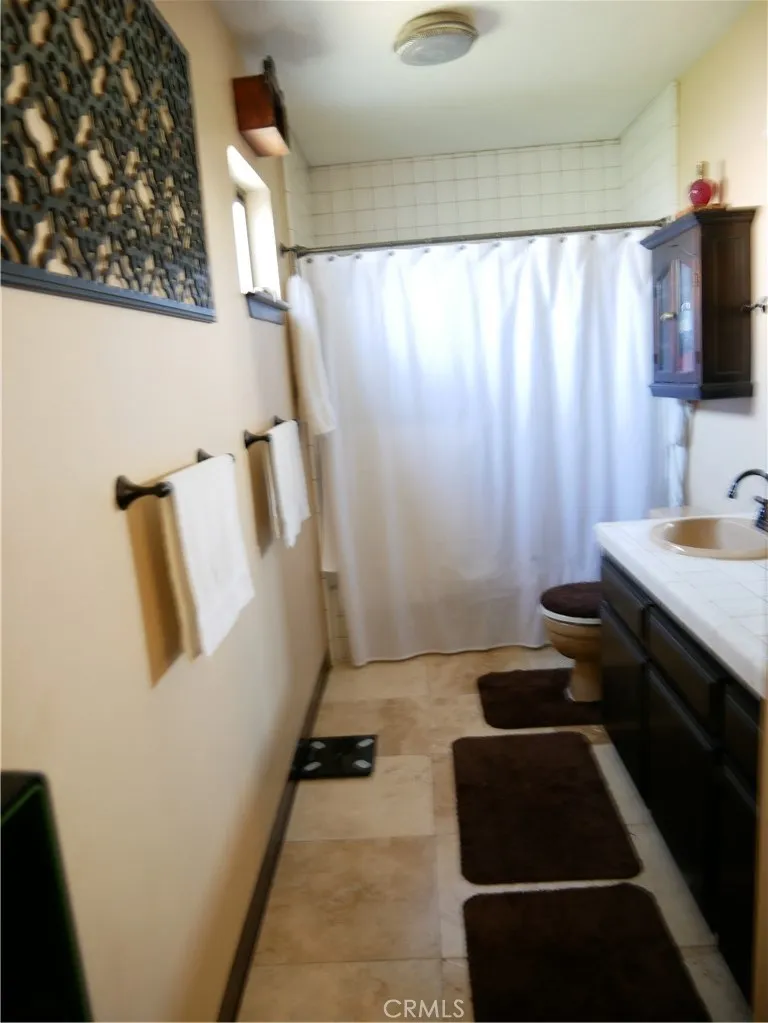 18090 Mariner Drive Victor Valley, CA 92395