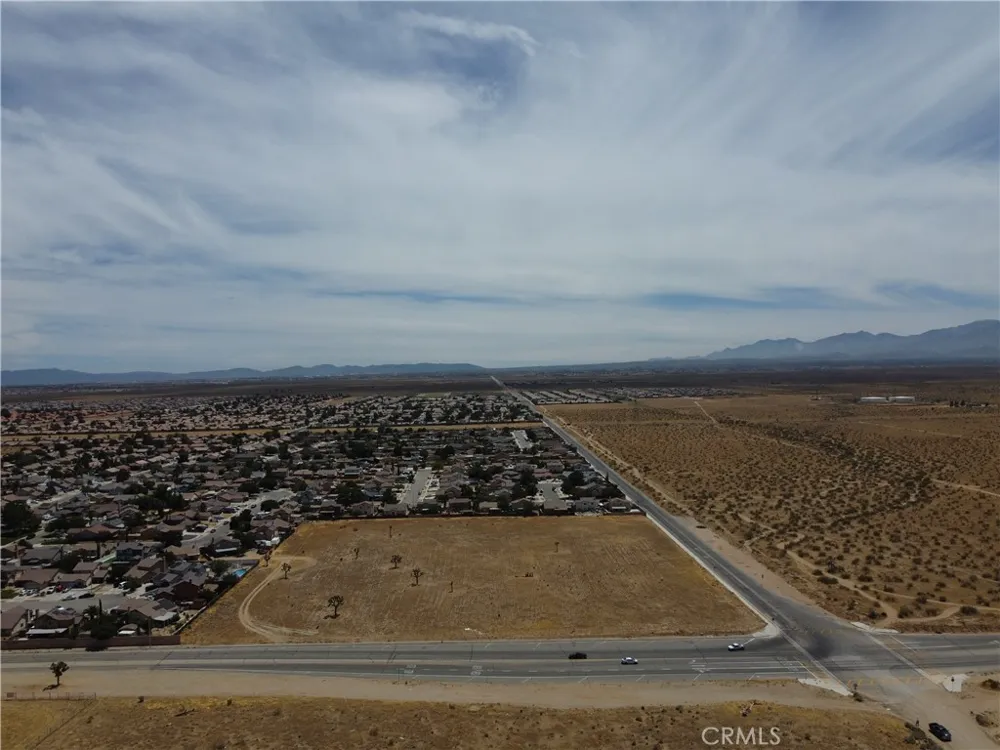3 Mojave Dr Adelanto, CA 92301