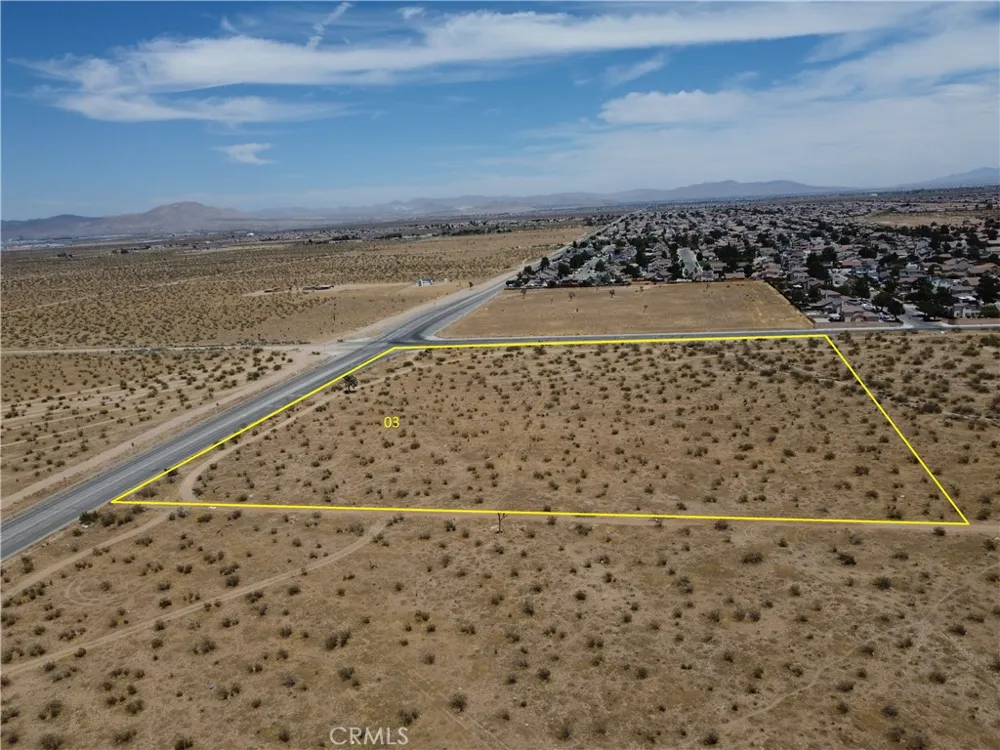 3 Mojave Dr Adelanto, CA 92301