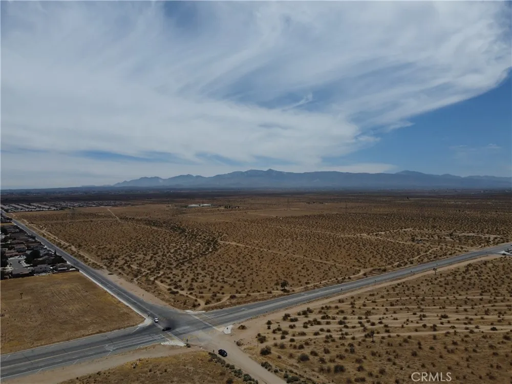 3 Mojave Dr Adelanto, CA 92301