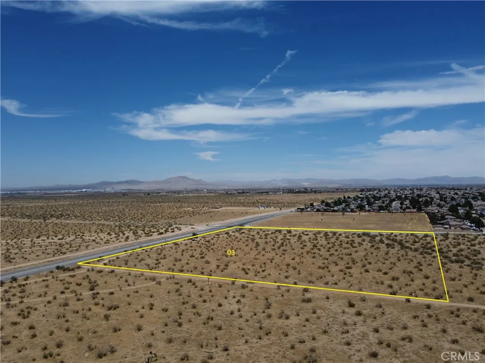 3 Mojave Dr Adelanto, CA 92301