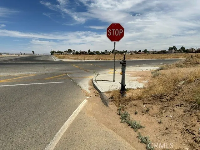 3 Mojave Dr Adelanto, CA 92301