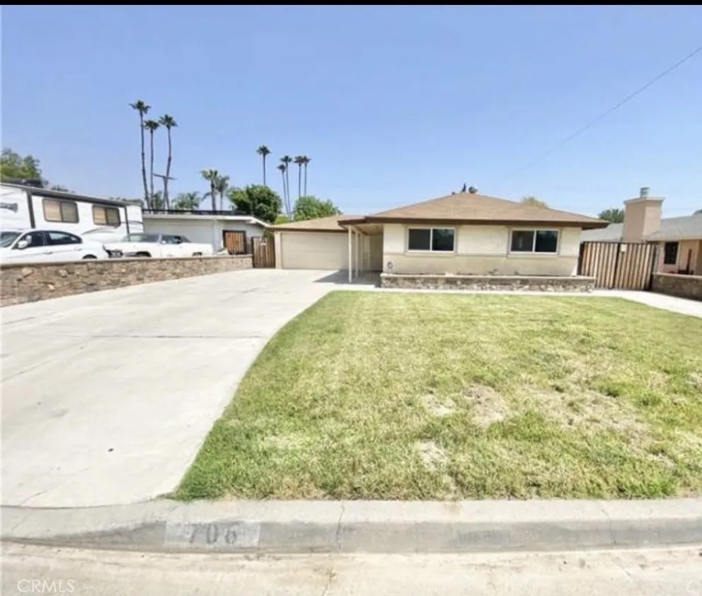 706 Kemp Riverside, CA 92501