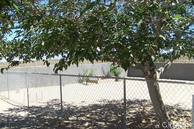 9548 White Rd Phelan, CA 92371
