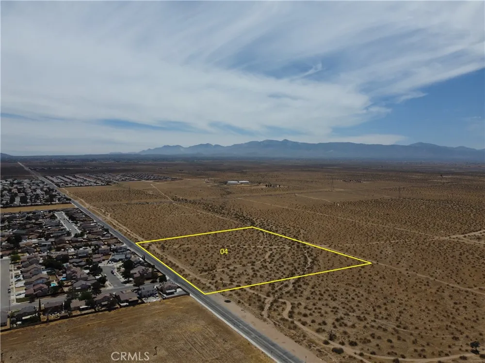 4 Aster Adelanto, CA 92301