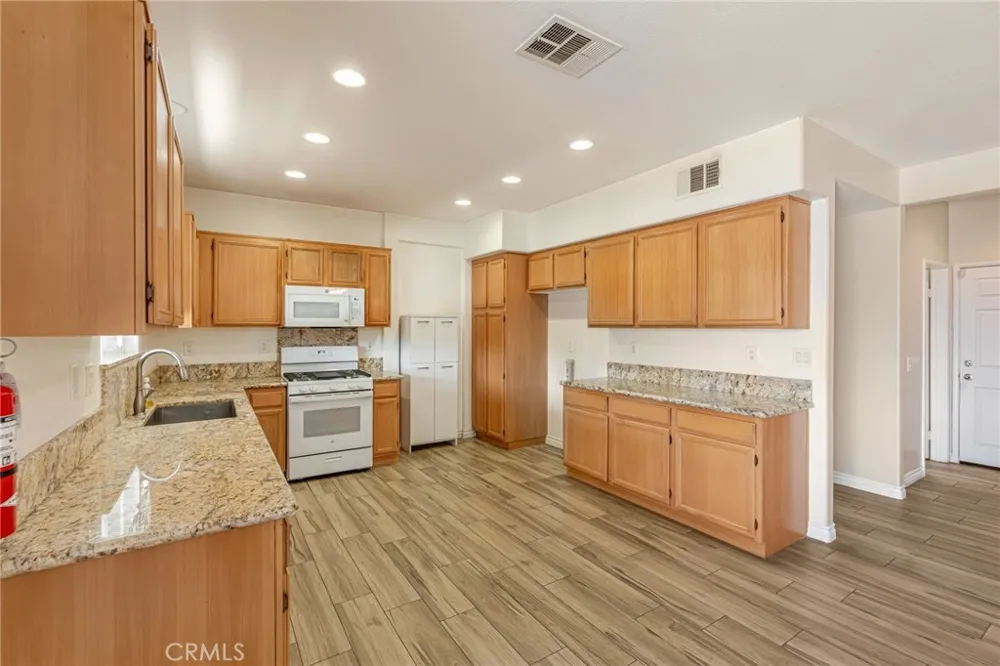 15143 Arcadian Adelanto, CA 92301